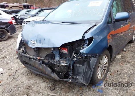 2015 Toyota Sienna Xle 8 Passenger from USA, damaged, VIN 5TDYK3DC2FS628909